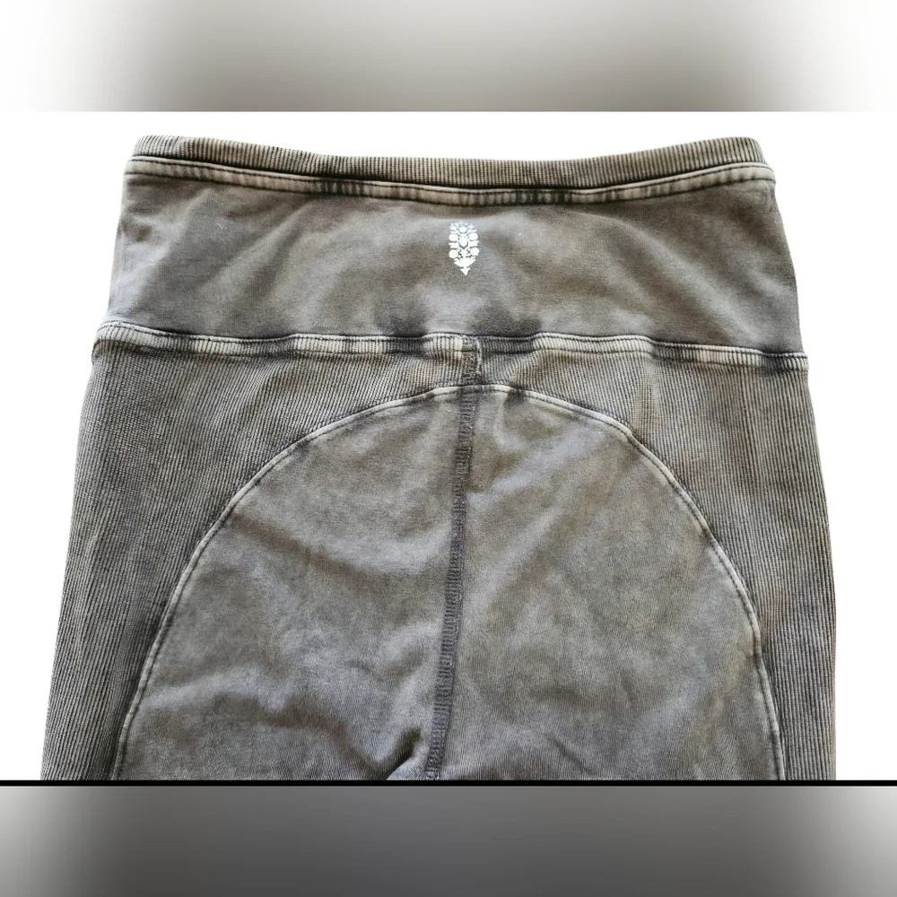 Free People Movement High-Rise Ankle Wrap Cuff Leggings Black Acid Wash Size S - Picture 3 of 5